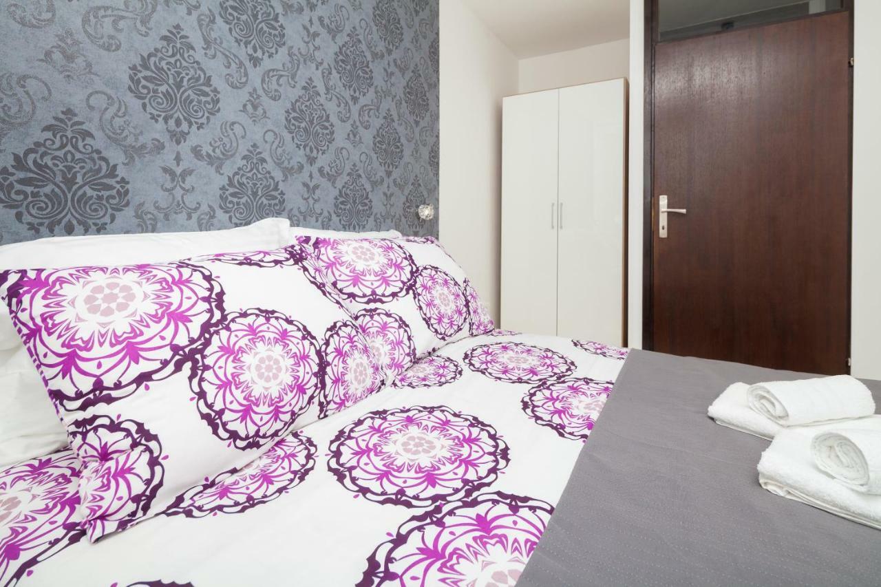 Apartman Ester Pula Exterior photo