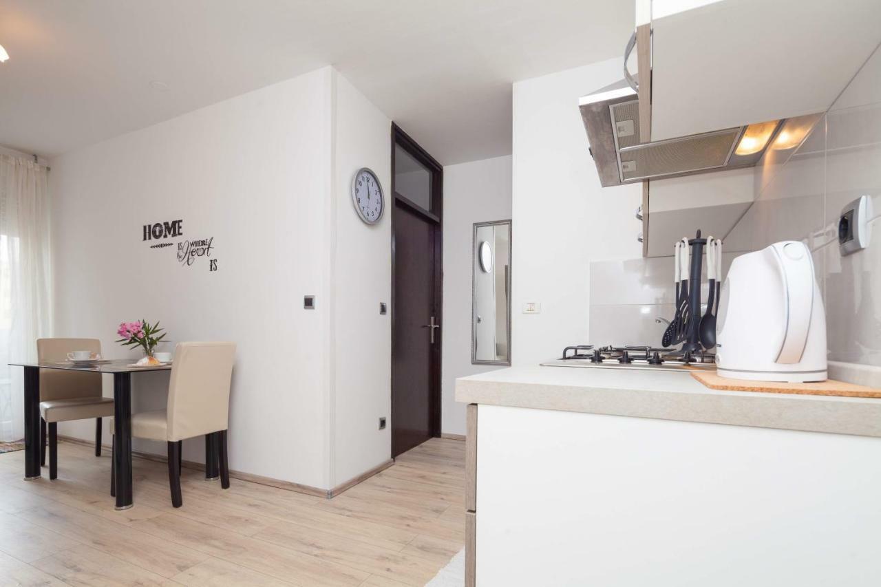 Apartman Ester Pula Exterior photo